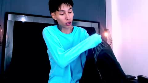 Daniel Delux  online show from November 2025 11:53:01 AM