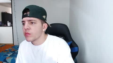 Snapshot of daniel_vargas5 chatting on December 2024 08:51:01 PM Daniel online show from December 2024 08:51:01 PM