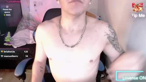 Snapshot of daniel_vargas5 chatting on December 2024 10:18:02 AM Daniel online show from December 2024 10:18:02 AM