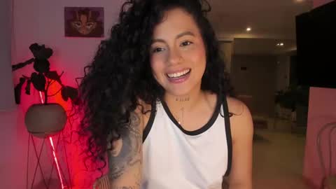 Snapshot of daniela_arenas chatting on January 2025 03:11:01 AM daniela_arenas online show from January 2025 03:11:01 AM
