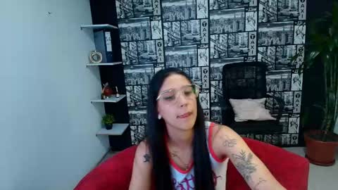 Snapshot of danielamonroe chatting on May 2026 11:32:02 PM danielamonroe online show from May 2026 11:32:02 PM