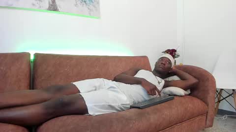 Snapshot of daniell_ferrari chatting on January 2025 10:50:01 PM daniell_ferrari online show from January 2025 10:50:01 PM