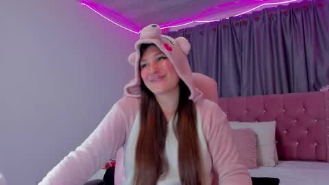 Danielle online show from December 2025 03:11:02 AM