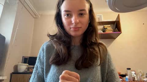 Mia online show from October 2025 06:50:02 AM