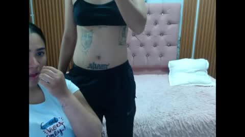 Snapshot of dann_jell chatting on May 2026 01:57:16 AM Danniela y Victoria online show from May 2026 01:57:16 AM