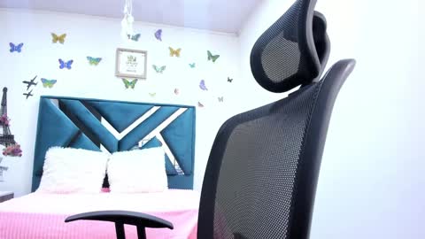 Danna martinezz online show from January 2025 06:27:02 AM