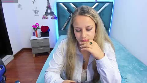 Danna martinezz online show from September 2025 08:41:02 PM