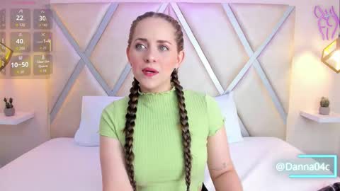 Danna  online show from November 2025 11:10:01 AM