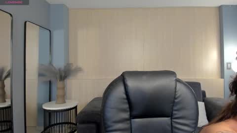 Danna Cruz  online show from September 2025 10:53:02 AM