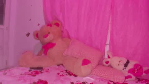 Danna Sofia jeins online show from November 2025 09:08:02 AM