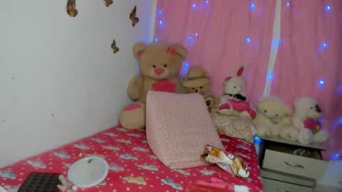 Danna Sofia jeins online show from January 2026 01:13:02 PM