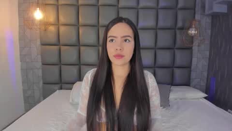 Danna online show from October 2025 12:05:02 PM