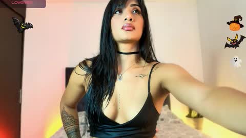 Danna Wells online show from November 2025 07:27:01 PM