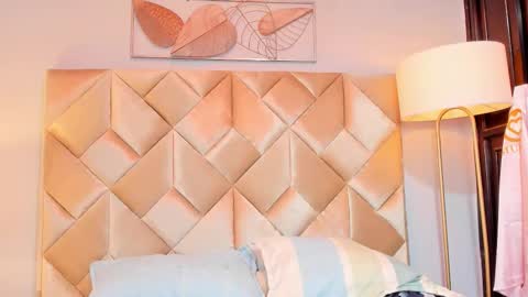 danniakross online show from October 2025 06:41:02 AM