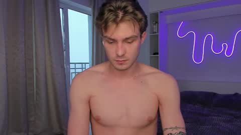 Snapshot of dante_ray chatting on November 2025 12:31:02 PM Dante and Ray online show from November 2025 12:31:02 PM