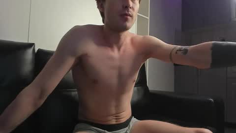 Snapshot of dante_ray chatting on December 2025 01:35:01 AM Dante and Ray online show from December 2025 01:35:01 AM