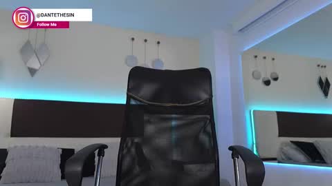 Snapshot of danteestone chatting on December 2025 08:38:02 PM Dante online show from December 2025 08:38:02 PM