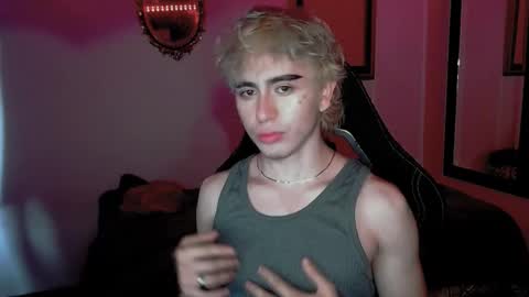 Snapshot of danteobscuro chatting on November 2025 09:37:01 PM danteobscuro online show from November 2025 09:37:01 PM