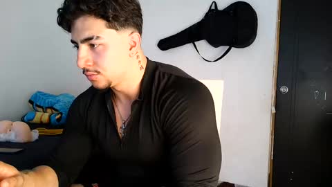 Dante Vicius online show from November 2025 06:34:02 PM