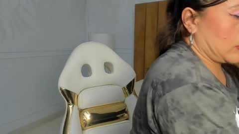 Snapshot of daphne81_ chatting on January 2025 08:53:02 AM Daphne online show from January 2025 08:53:02 AM