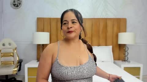 Snapshot of daphne81_ chatting on February 2025 03:06:01 AM Daphne online show from February 2025 03:06:01 AM