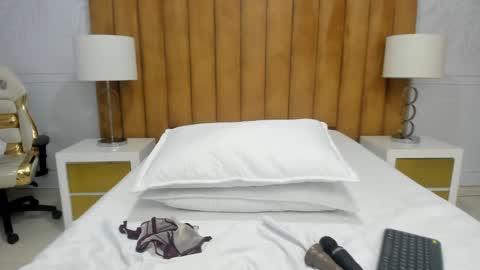 Snapshot of daphne81_ chatting on February 2025 06:08:01 AM Daphne online show from February 2025 06:08:01 AM