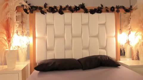 daphne_and_roger online show from November 2025 11:10:01 AM