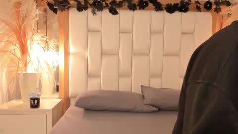 daphne_and_roger online show from December 2025 11:08:01 AM