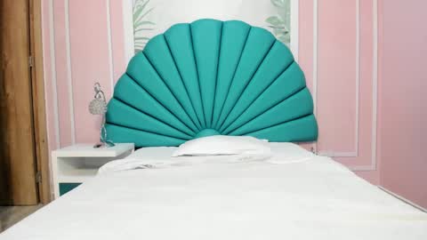 Daphne  online show from January 2025 05:51:01 AM