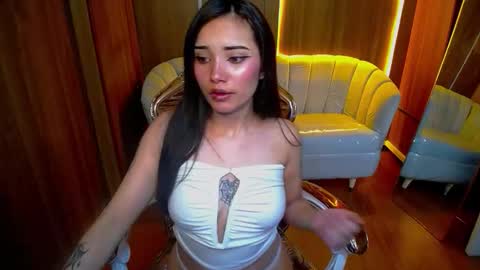 daphne_nicole_b online show from March 2026 12:44:01 PM