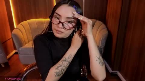 daphne_nicole_b online show from May 2026 01:07:02 PM