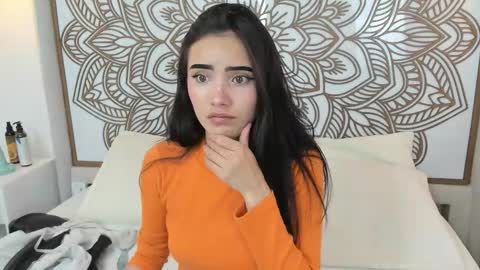 Daphne online show from October 2025 12:36:01 PM