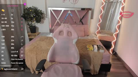 Snapshot of daphnne_tay chatting on January 2025 06:35:01 AM dhapnne online show from January 2025 06:35:01 AM