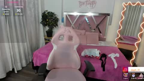 Snapshot of daphnne_tay chatting on March 2025 03:02:02 AM dhapnne online show from March 2025 03:02:02 AM