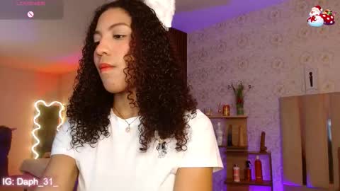 Snapshot of daphnne_tay chatting on November 2025 03:38:02 AM dhapnne online show from November 2025 03:38:02 AM