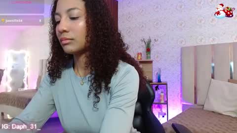 Snapshot of daphnne_tay chatting on November 2025 03:48:01 AM dhapnne online show from November 2025 03:48:01 AM