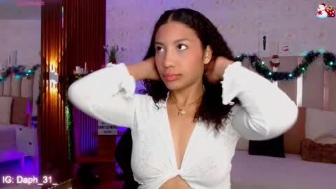 Snapshot of daphnne_tay chatting on November 2025 04:45:02 AM dhapnne online show from November 2025 04:45:02 AM