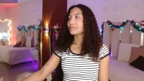 Snapshot of daphnne_tay chatting on November 2025 03:40:01 AM dhapnne online show from November 2025 03:40:01 AM