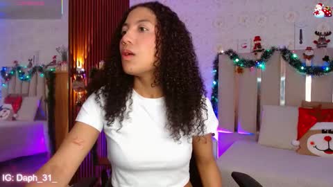 Snapshot of daphnne_tay chatting on December 2025 03:36:02 AM dhapnne online show from December 2025 03:36:02 AM