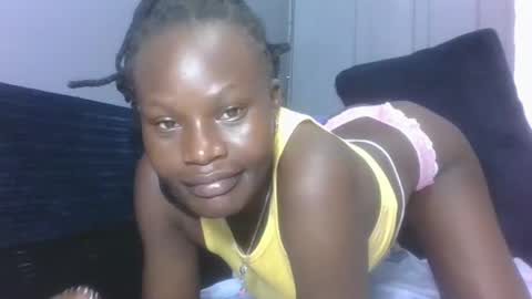 ESTHER online show from October 2025 05:05:02 AM