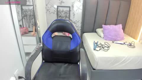        online show from November 2025 12:07:01 PM