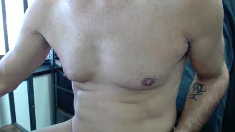 Snapshot of daringdee75 chatting on January 2025 04:37:02 PM DaringDee75 online show from January 2025 04:37:02 PM