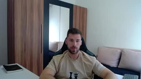 darius_94 online show from April 2026 07:17:02 AM