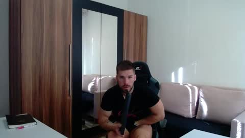 darius_94 online show from May 2026 05:57:02 AM