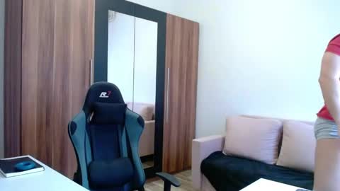 darius_94 online show from May 2026 04:04:02 PM