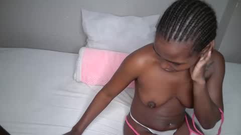 dark_lovly online show from October 2025 04:55:01 PM