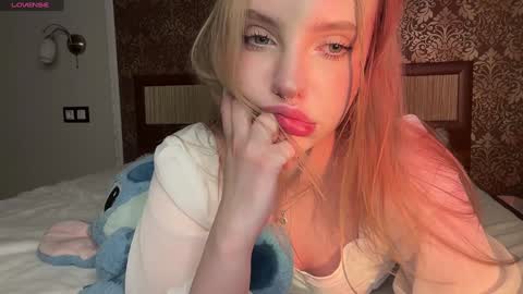 Snapshot of dark_side1213 chatting on January 2025 11:40:02 PM Darkside online show from January 2025 11:40:02 PM