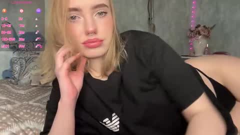 Snapshot of dark_side1213 chatting on October 2025 08:15:01 AM Darkside online show from October 2025 08:15:01 AM