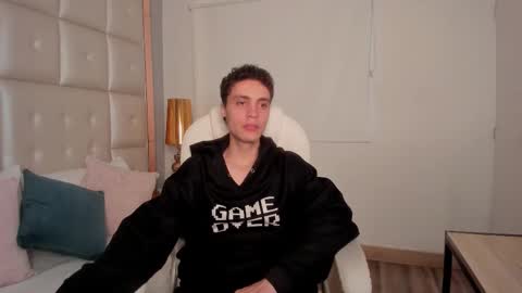 dark_sun333 online show from October 2025 09:44:02 PM