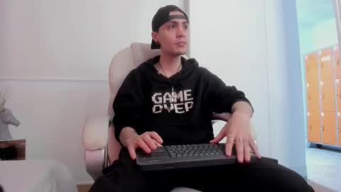 dark_sun333 online show from November 2025 09:30:02 PM